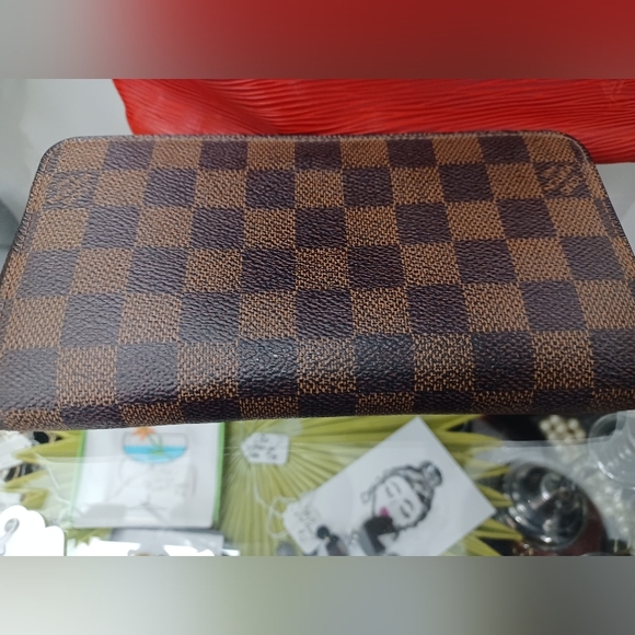 $500 Auth Louis Vuiitton Damier Ebene Zipper Wallet. Luxury ,Designer. Cheap a - Picture 2 of 7